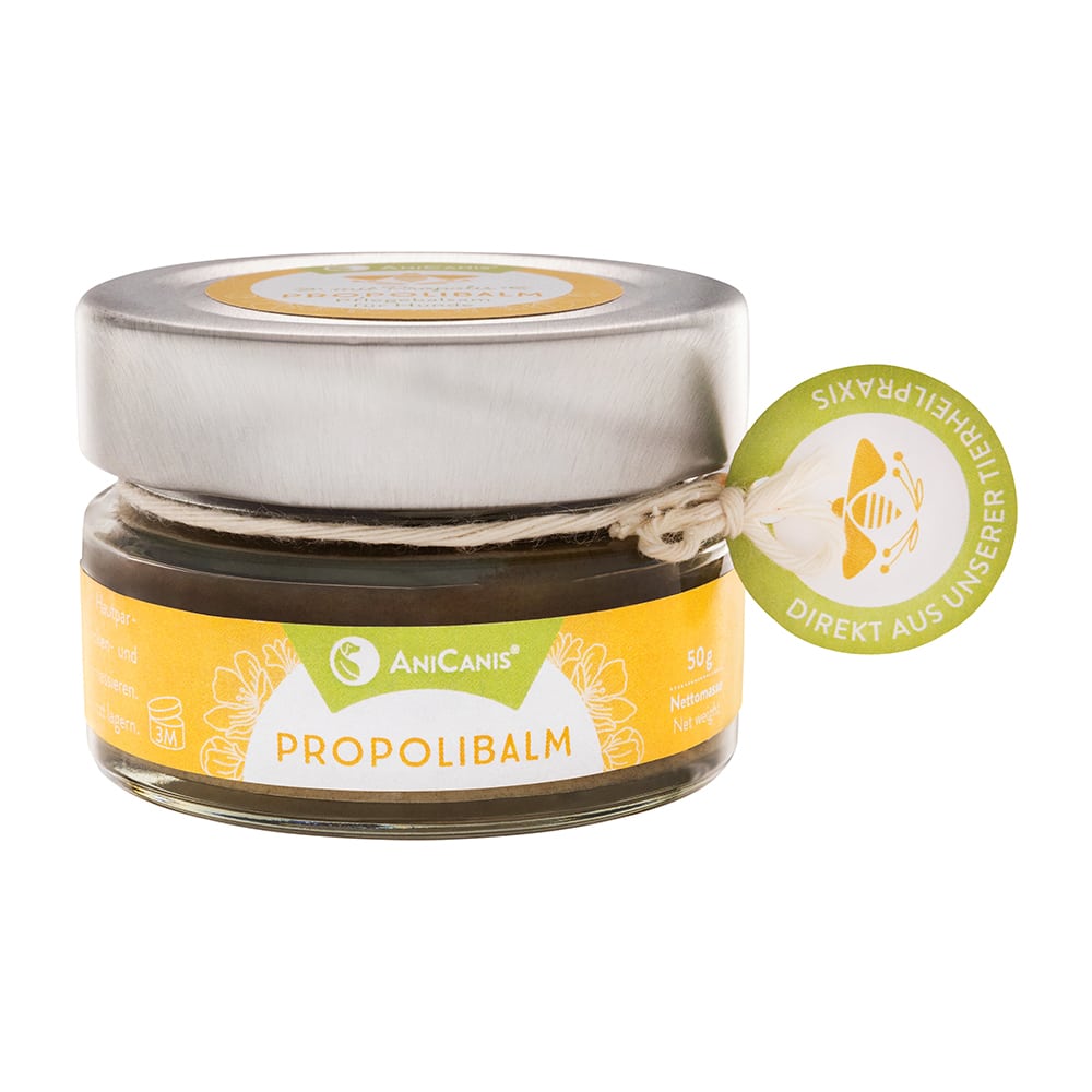 Regenerating balm for the care of dehydrated, cracked and damaged skin of dogs. It is applied to pads, nose, elbows and, in general, to areas of sensitive and irritated skin.